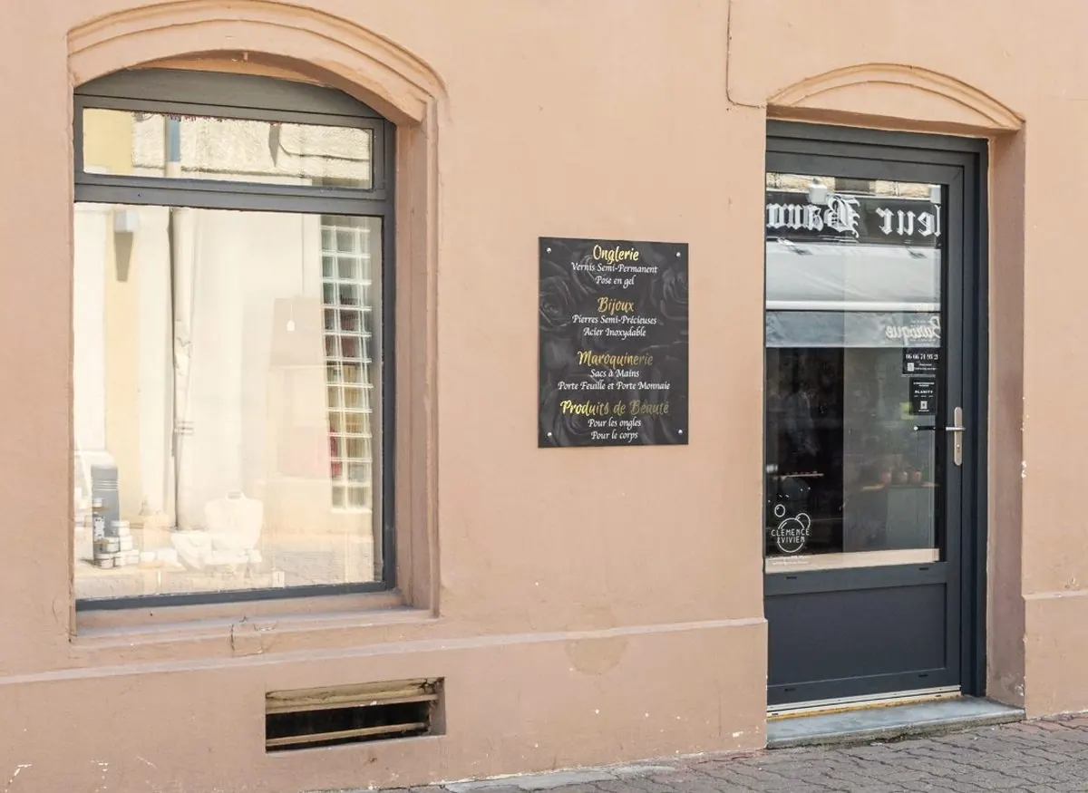 Devanture du studio au 69 rue de la République